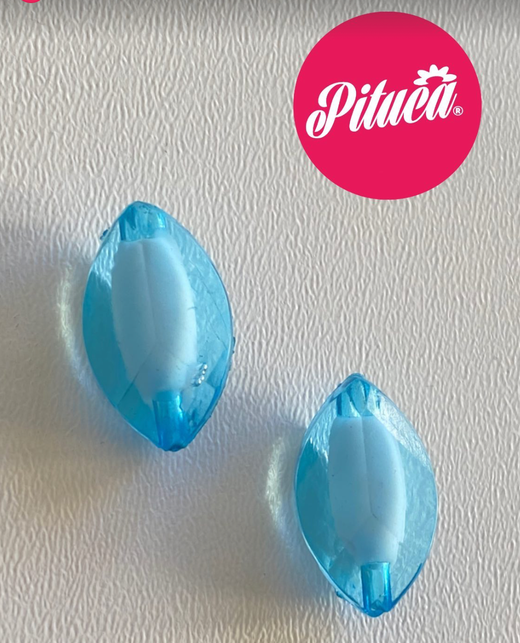 CUENTAS ACRÍLICAS TRASLUCIDAS CELESTES CENTRO BLANCO